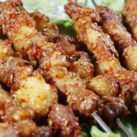 學(xué)烤羊肉串-培訓(xùn)燒烤技術(shù)能實(shí)踐