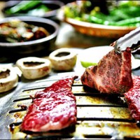 在北京學習韓國烤肉技術