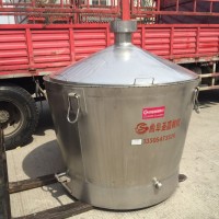白酒釀造設(shè)備 小型家用蒸酒設(shè)備 白酒冷卻器價(jià)格  酒曲粉碎機(jī)