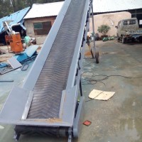 兩邊加擋板玉米裝卸運(yùn)輸機(jī)，加密封條升降輸送機(jī)