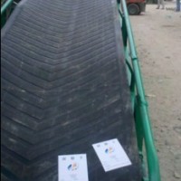 移動(dòng)800mm寬輸送機(jī)，大傾角槽型輸送機(jī)