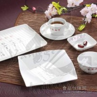供應日式餐具