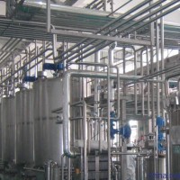 全自動雞尾酒生產(chǎn)設備|小型玻璃瓶裝雞尾酒制作設備廠家