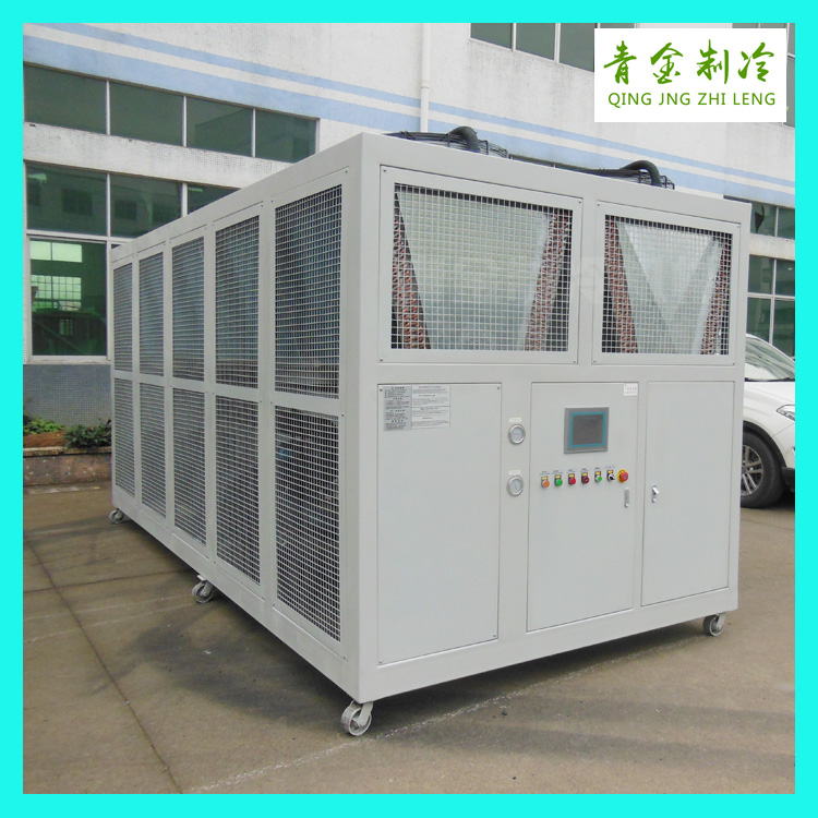 100匹風冷式螺桿冷水機2
