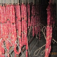 麻辣香腸烘干機生產廠家，煙熏臘肉烘干設備，臘腸烘烤爐