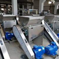 山東尿素粉碎機-600型不銹鋼不容生銹壽命長